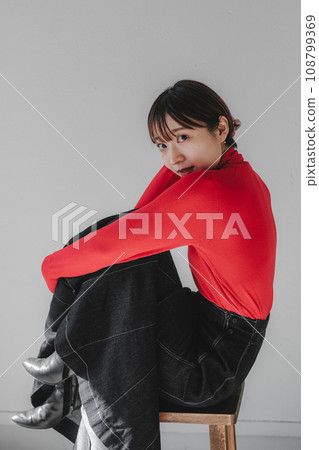 Female fashion portrait Female fashion portrait 108799369