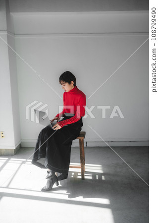 Working short-haired woman fashion business 108799490