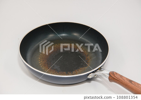used frying pan used frying pan 108801354