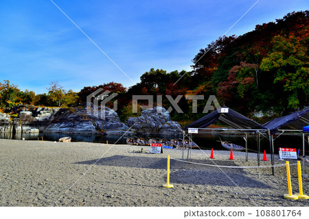 Saitama Prefecture Autumn Nagatoro Valley scenery 108801764