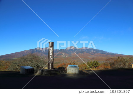 Yatsugatake from Hirasawa Pass (Nobeyama Plateau) [Minamimaki Village, Nagano Prefecture/Yatsugatake Sketch Line] 108801897