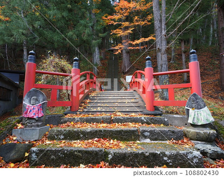 Gunma / Kashozan Ryugein Miroku Gokokuji Temple Bridge over Senshin Pond and stone steps to Kashozan Gunma / Kashozan Ryugein Miroku Gokokuji Temple Bridge over Senshin Pond and stone steps to Kashozan 108802430