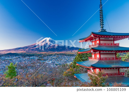 【山梨縣】新倉山淺間公園的忠行富士山沐浴朝陽 【山梨縣】新倉山淺間公園的忠行富士山沐浴朝陽 108805109