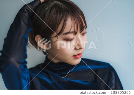 20歲女人短髮美女圖片 20歲女人短髮美女圖片 108805265