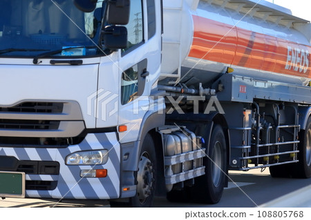 油罐車的形象 108805768