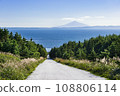 稚內白色道路和利尻富士 108806114