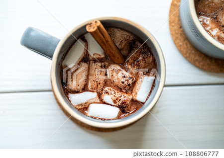 hot drink with marshmallow 108806777