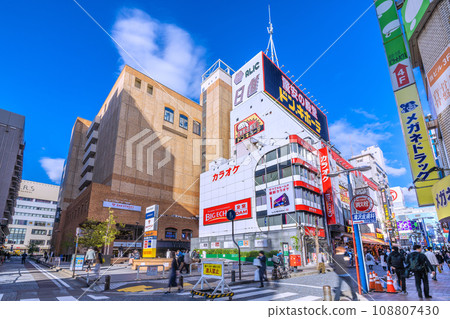 日本橫濱城市景觀十一月。橫濱站前的市中心區域。唐吉訶德等的景色（後面是橫濱站，面對Joinus） 108807430