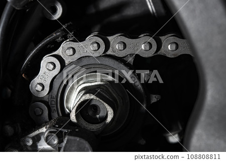 自行車上的髒鏈輪的特寫 108808811