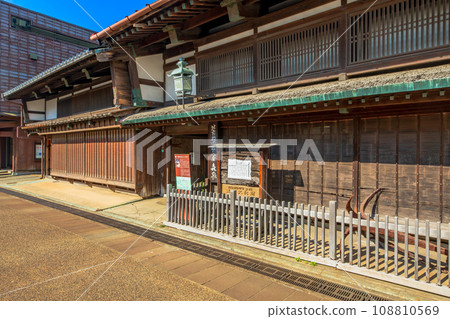 Toyama Prefecture, Toyama City, Iwase townscape 108810569