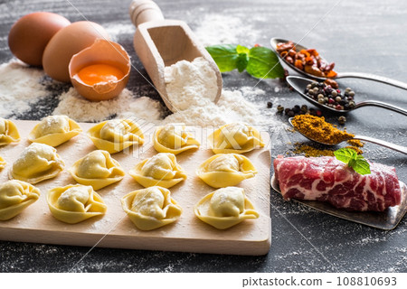 raw ravioli raw ravioli 108810693