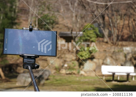 Smartphone selfie stick photography 108811136