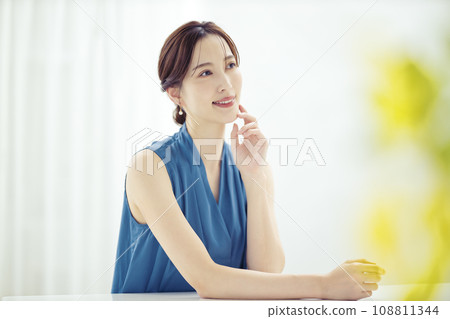 Beauty of a woman in her 30s with beautiful skin 108811344