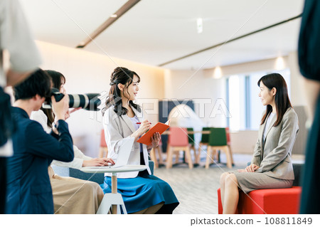 Interview scene Photography cooperation “LINK FOREST” Interview scene Photography cooperation “LINK FOREST” 108811849