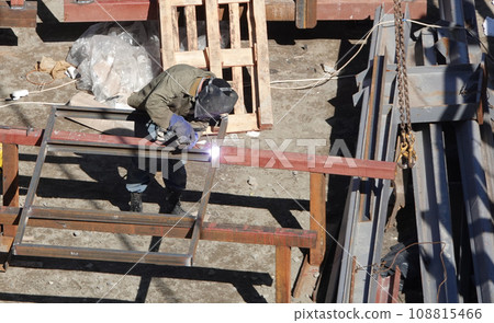 Kiev, Ukraine March 13, 2019:  Workers - zero-cycle construction of the foundation of an entertainment center 108815466