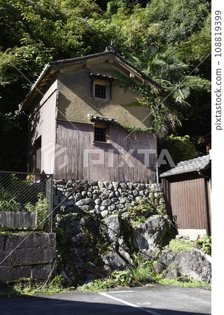 Hasedera Temple, a storehouse in a private house in Monzen town, Hatsuse, Sakurai City, Nara Prefecture Hasedera Temple, a storehouse in a private house in Monzen town, Hatsuse, Sakurai City, Nara Prefecture 108819399