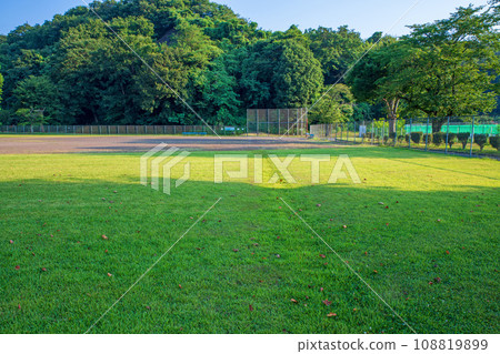 群馬縣安中市的西池運動公園,清晨,仲夏風光 群馬縣安中市的西池運動公園,清晨,仲夏風光 108819899