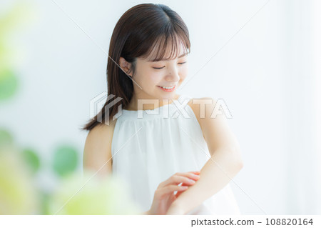 Young woman, beauty image　 108820164