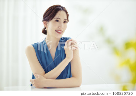 Beauty of a woman in her 30s with beautiful skin Beauty of a woman in her 30s with beautiful skin 108820720