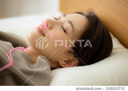 女氫氣氫氣吸入吸入管 108820732