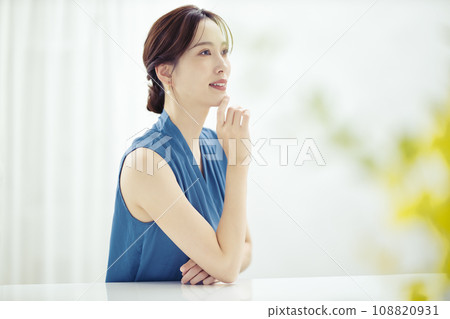 Beauty of a woman in her 30s with beautiful skin 108820931