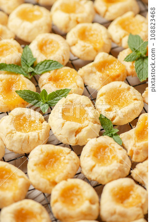 Lemon Curd Cookies 108823468
