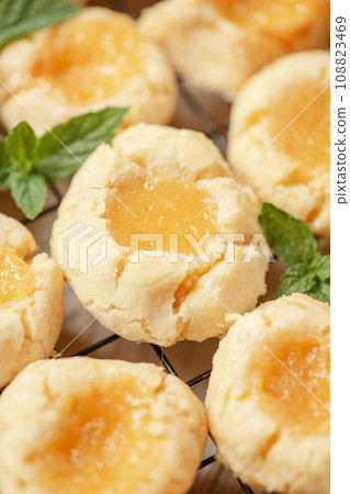 Lemon Curd Cookies 108823469