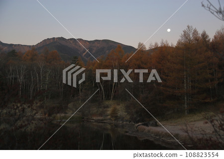 三鈴池的絕景【長野縣南牧村(八岳高原旅館)】 三鈴池的絕景【長野縣南牧村(八岳高原旅館)】 108823554