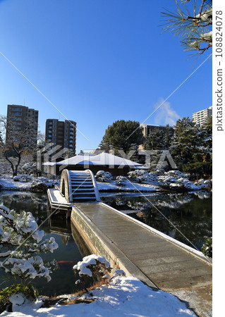 Snow Shukkeien Garden 108824078