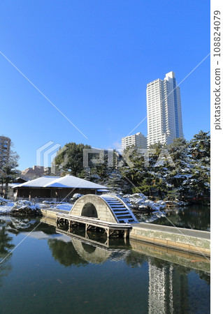 Snow Shukkeien Garden 108824079