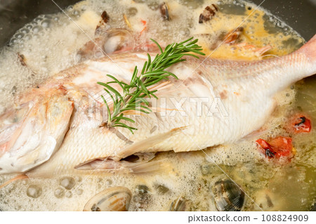 Aqua pazza Add ingredients: clams broccoli 108824909