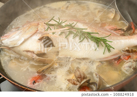 Aqua pazza Add ingredients: clams broccoli 108824918