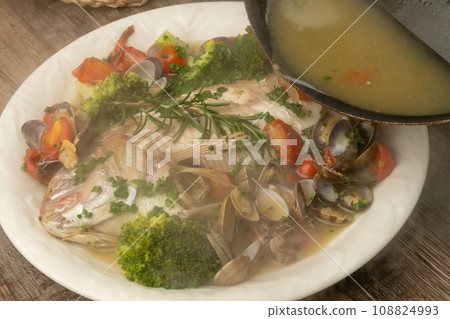 Acquapazza Serve 108824993