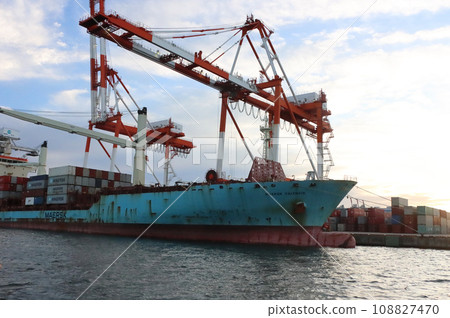 Container ship at Tobishima Pier, Nagoya Port Container ship at Tobishima Pier, Nagoya Port 108827470