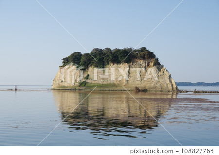 Mitsuke Island in the early morning May 2023 108827763