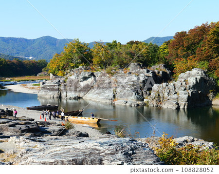 Nagatoro Valley rock pavement 108828052