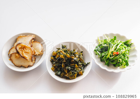 3 types of vegetable dishes harvested from the home garden 108829965