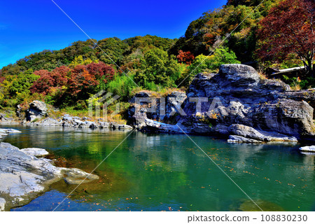 埼玉縣秋季長瀞溪谷風景 埼玉縣秋季長瀞溪谷風景 108830230