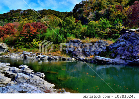 埼玉縣秋季長瀞溪谷風景 埼玉縣秋季長瀞溪谷風景 108830245