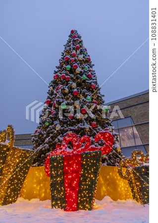Christmas tree near shopping mall, Prague, Czech Republic 108831401