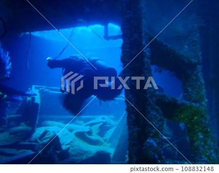 【水下照片】沉船內部的景色 【水下照片】沉船內部的景色 108832148