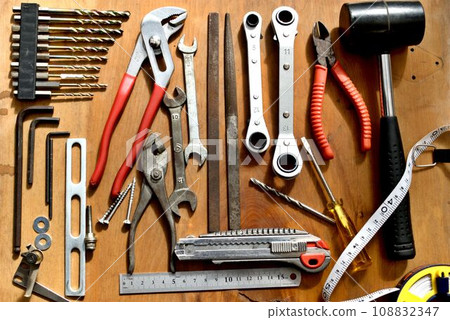 Life with tools 108832347