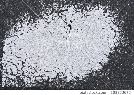 瀝青上的降解油漆 108833673