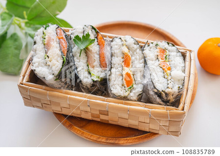 外出時吃飯團午餐 外出時吃飯團午餐 108835789