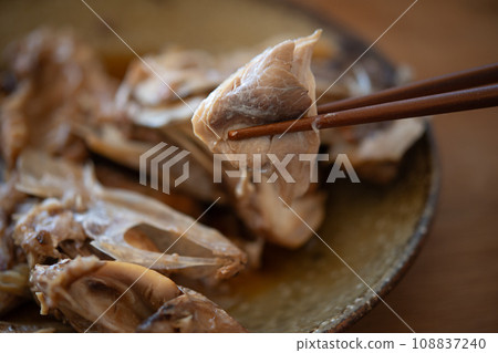 煮紅鯛魚 108837240