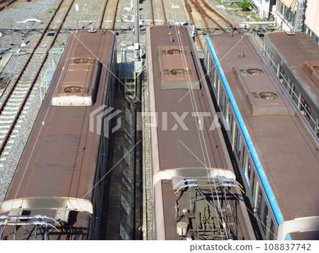 Tokyo Metro Tozai Line vehicles parked at the Gyotoku branch of the Fukagawa vehicle inspection area 108837742