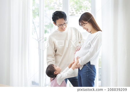 Family, pregnant women, touching the stomach Family, pregnant women, touching the stomach 108839209