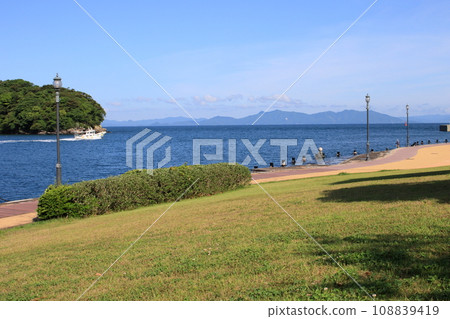 初夏的海邊 初夏的海邊 108839419