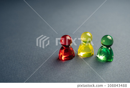 Leaders and negotiations. Sign the contract. Come to a consensus. Cooperation instead of competition. Mediation between sides. Reaching an agreement. Set dialogue of opponents. 108843488