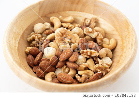 Mixed nuts white background 108845158
